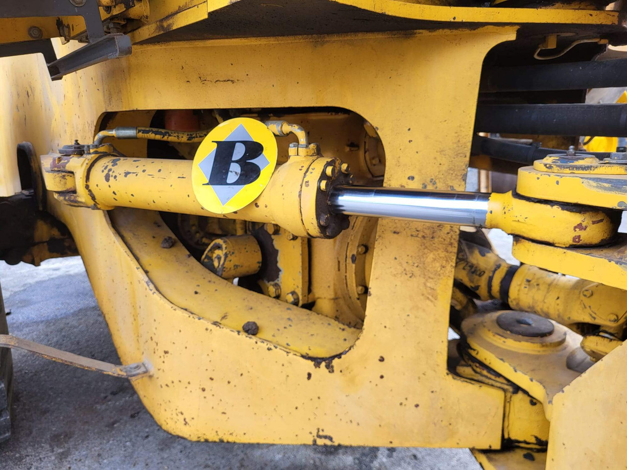 Volvo hydraulic cylinder - Hydraulisk sylinder for Laster: bilde 1 Volvo hydraulic cylinder - Hydraulisk sylinder for Laster: bilde 1
