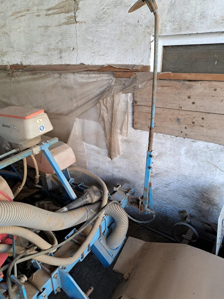 Monosem Pneumatisches Maissägerät 4-Reihig - Ettkorn såmaskin: bilde 3 Monosem Pneumatisches Maissägerät 4-Reihig - Ettkorn såmaskin: bilde 3