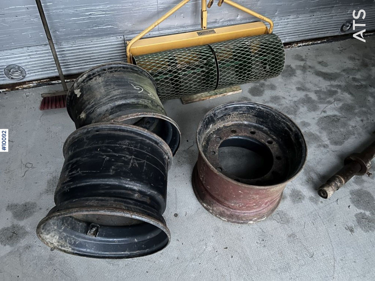 4pcs 18R19.5 Michelin tires on rims - Dekk for Bygg og anlegg: bilde 5 4pcs 18R19.5 Michelin tires on rims - Dekk for Bygg og anlegg: bilde 5