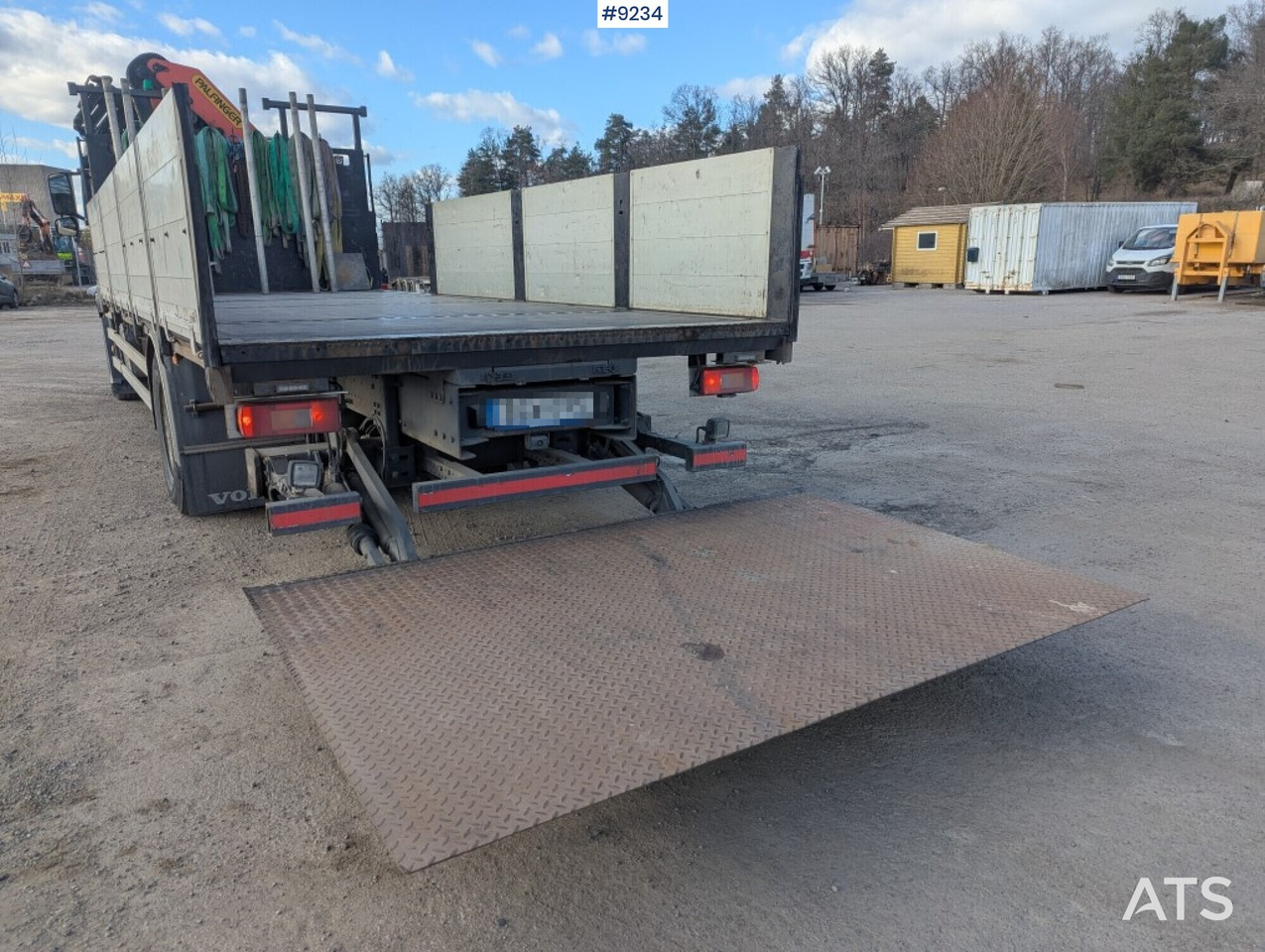 Crane Truck Volvo FM 330 4X2 with tail lift - Planbil, Kranbil: bilde 3 Crane Truck Volvo FM 330 4X2 with tail lift - Planbil, Kranbil: bilde 3