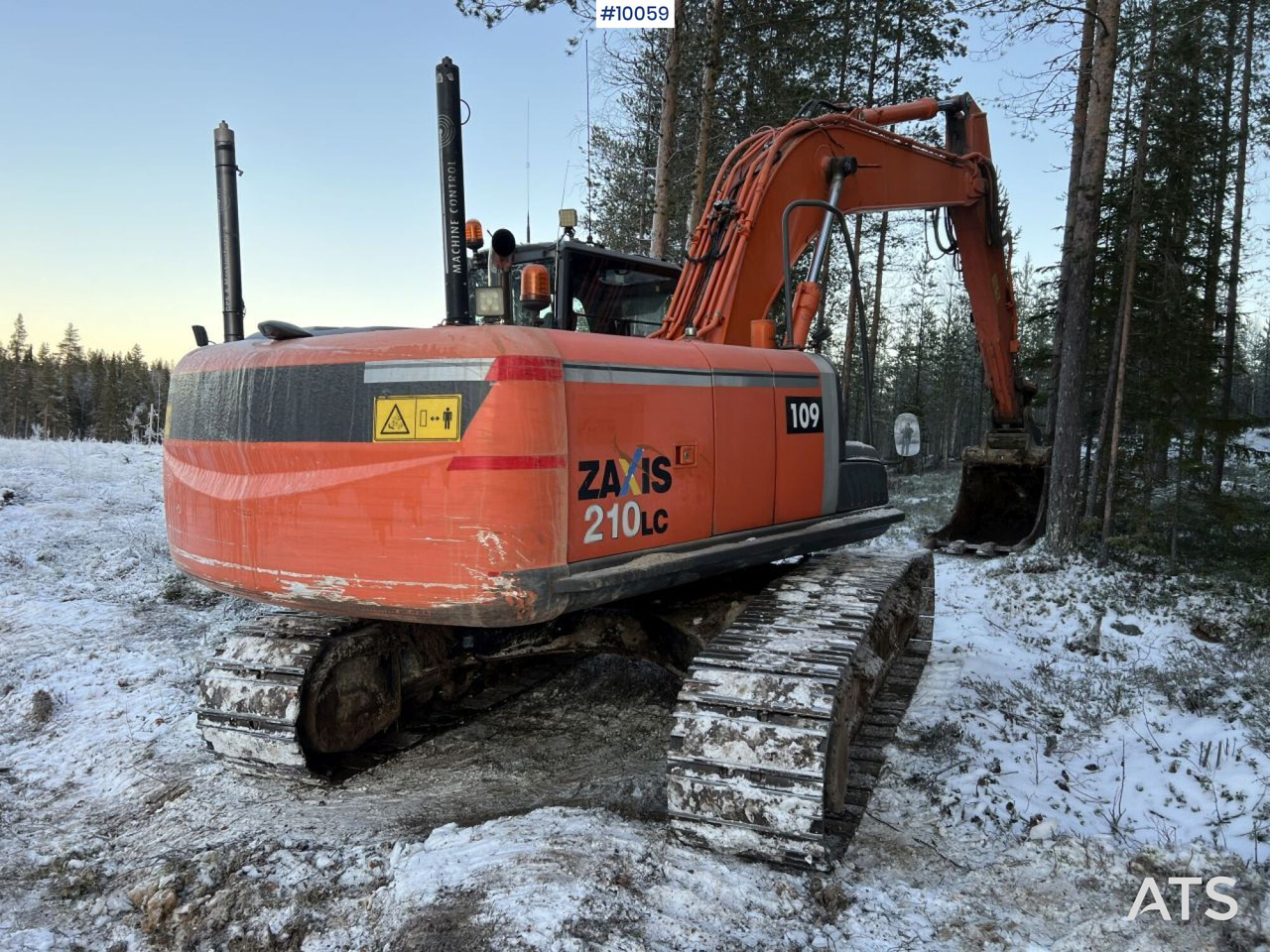 Hitachi ZX210LC-3 Excavator with rotor and tooth bucket - Beltegraver: bilde 4 Hitachi ZX210LC-3 Excavator with rotor and tooth bucket - Beltegraver: bilde 4