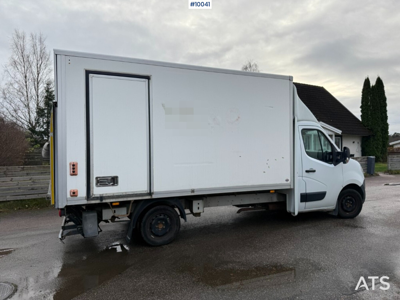 Nissan NV 400 with tail lift - Varebil med skap: bilde 2 Nissan NV 400 with tail lift - Varebil med skap: bilde 2