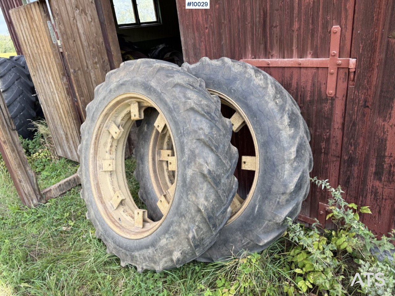 Traktordäck med ringar Goodyear 13.6-38 (4,500:- ex moms) - Komplett hjul for Traktor: bilde 1 Traktordäck med ringar Goodyear 13.6-38 (4,500:- ex moms) - Komplett hjul for Traktor: bilde 1
