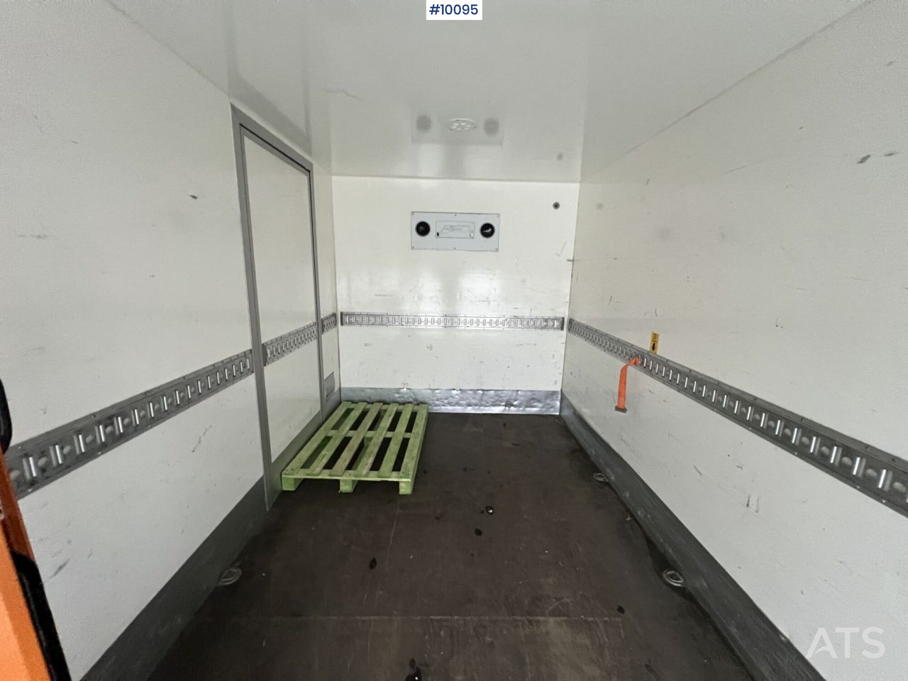 Varebil med skap VOLKSWAGEN CRAFTER with tailgate lift: bilde 12 Varebil med skap VOLKSWAGEN CRAFTER with tailgate lift: bilde 12