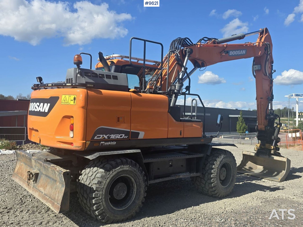 Wheeled Excavator Doosan DX160W with attachment and trailer - Hjulgraver: bilde 4 Wheeled Excavator Doosan DX160W with attachment and trailer - Hjulgraver: bilde 4