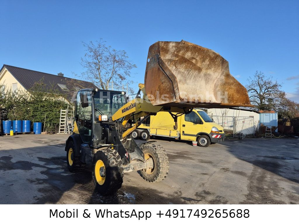 Komatsu WA70-7 *Schaufel-1,5m³/Gabel/Schnellwechsler Komatsu WA70-7 *Schaufel-1,5m³/Gabel/Schnellwechsler - Hjullaster: bilde 2 Komatsu WA70-7 *Schaufel-1,5m³/Gabel/Schnellwechsler Komatsu WA70-7 *Schaufel-1,5m³/Gabel/Schnellwechsler - Hjullaster: bilde 2