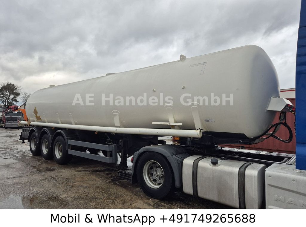 Willig *ADR/40.000Liter/Kerosin/Diesel/Benzin Willig *ADR/40.000Liter/Kerosin/Diesel/Benzin - Tanksemi: bilde 1 Willig *ADR/40.000Liter/Kerosin/Diesel/Benzin Willig *ADR/40.000Liter/Kerosin/Diesel/Benzin - Tanksemi: bilde 1