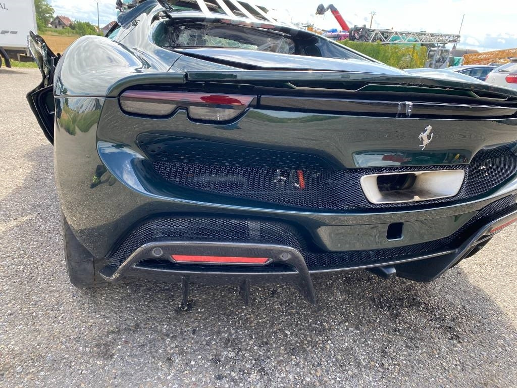 Ferrari 296 GTB 3.0Turbo Hybride / 1er Main endommagé - Coupé: bilde 5 Ferrari 296 GTB 3.0Turbo Hybride / 1er Main endommagé - Coupé: bilde 5