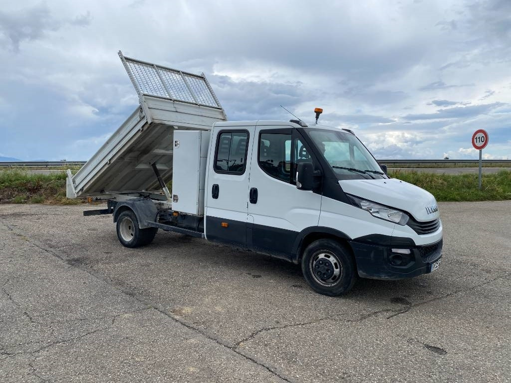 Iveco DAILY 35-140 C14 2.3D/140 / JPM VULCAIN endommagé - Varebil med tipp, Varebil med dobbelt førerhus: bilde 5 Iveco DAILY 35-140 C14 2.3D/140 / JPM VULCAIN endommagé - Varebil med tipp, Varebil med dobbelt førerhus: bilde 5
