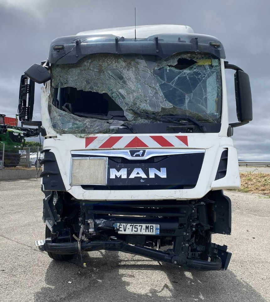 MAN TGS 18.320 *VENDU SANS MOTEUR NI BOITE DE VITESSE* - Chassis lastebil: bilde 2 MAN TGS 18.320 *VENDU SANS MOTEUR NI BOITE DE VITESSE* - Chassis lastebil: bilde 2