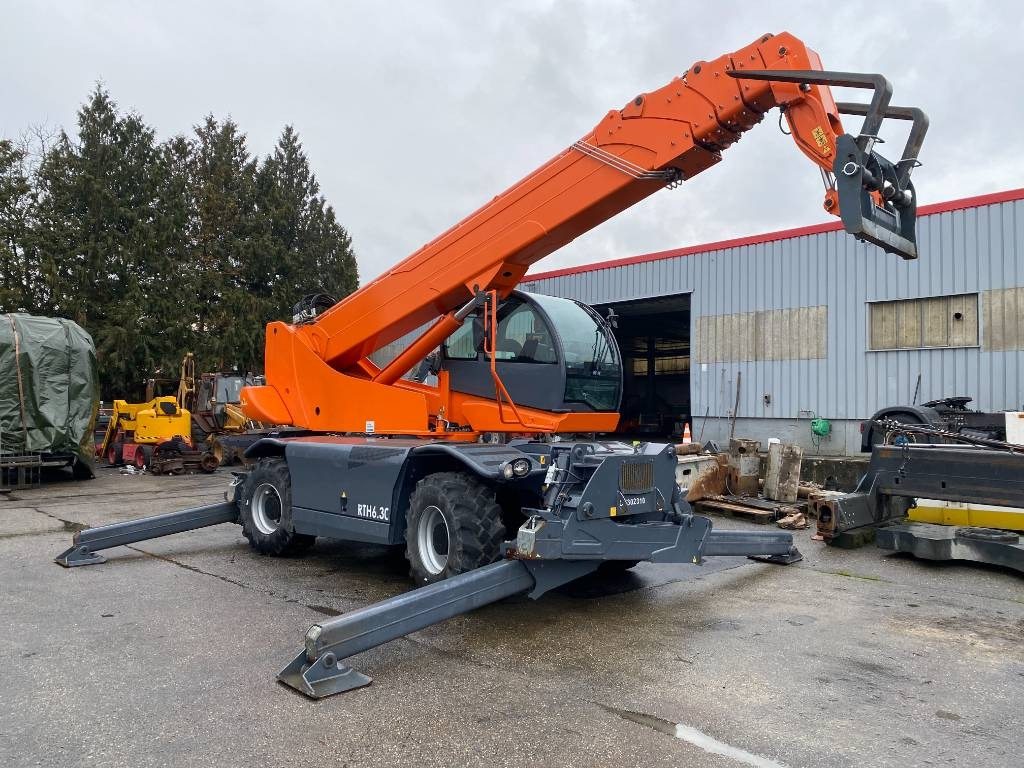 Magni RTH 6.30-V/D 1er Main Certificat CE endommagé - Teleskophjullaster: bilde 5 Magni RTH 6.30-V/D 1er Main Certificat CE endommagé - Teleskophjullaster: bilde 5