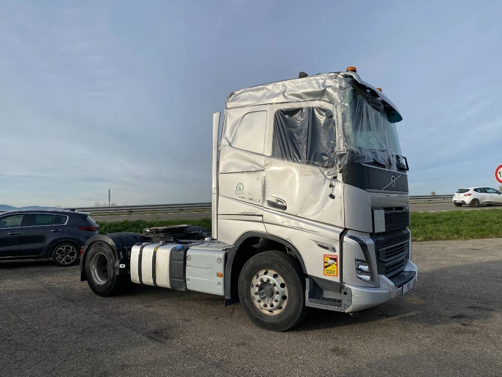 Volvo FH 460 / I-Save 1er Main endommagé - Trekkvogn: bilde 3 Volvo FH 460 / I-Save 1er Main endommagé - Trekkvogn: bilde 3