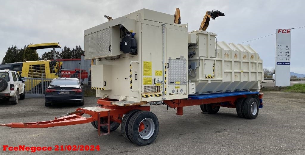 UNIVAC ASPIRATEUR MOBILE UNIVAC SC90DAV9AR-C - Vakuum lastebil: bilde 1 UNIVAC ASPIRATEUR MOBILE UNIVAC SC90DAV9AR-C - Vakuum lastebil: bilde 1