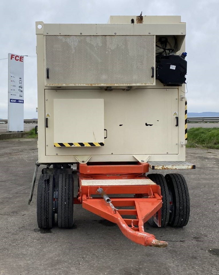 UNIVAC ASPIRATEUR MOBILE UNIVAC SC90DAV9AR-C - Vakuum lastebil: bilde 2 UNIVAC ASPIRATEUR MOBILE UNIVAC SC90DAV9AR-C - Vakuum lastebil: bilde 2