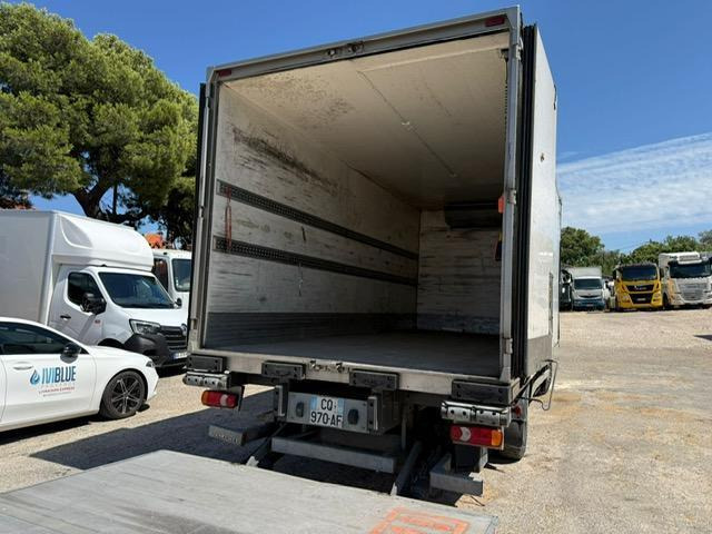 Iveco 120E22 CAISSE FRIGO HAYON - Lastebil med kjøl: bilde 2 Iveco 120E22 CAISSE FRIGO HAYON - Lastebil med kjøl: bilde 2