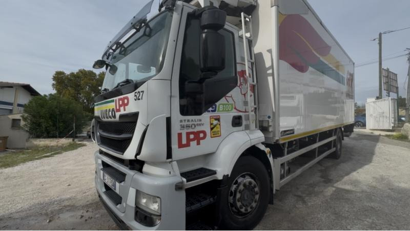 Iveco STRALIS 360 EEV FRIGO CARRIER HAYON - Lastebil med kjøl: bilde 3 Iveco STRALIS 360 EEV FRIGO CARRIER HAYON - Lastebil med kjøl: bilde 3