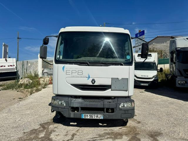 Renault MIDLUM 210 CITERNE MERCERON 11000 L 4 COMPARTIMENTS - Tankbil: bilde 5 Renault MIDLUM 210 CITERNE MERCERON 11000 L 4 COMPARTIMENTS - Tankbil: bilde 5