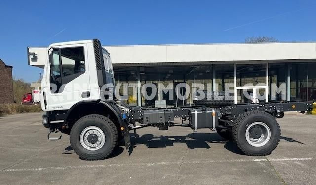 Iveco Eurocargo ML150E24WS 5.9L TURBO DIESEL 4x4 EURO3 CHASSIS CAB - EXPORT OUT EU - Chassis lastebil: bilde 5 Iveco Eurocargo ML150E24WS 5.9L TURBO DIESEL 4x4 EURO3 CHASSIS CAB - EXPORT OUT EU - Chassis lastebil: bilde 5
