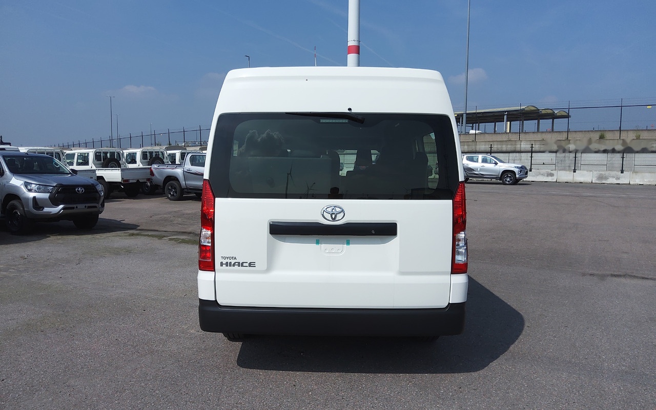 Toyota Hiace HIGH ROOF / TOIT HAUT 2.8L Diesel Manual base - Minibuss, Persontransport: bilde 2 Toyota Hiace HIGH ROOF / TOIT HAUT 2.8L Diesel Manual base - Minibuss, Persontransport: bilde 2
