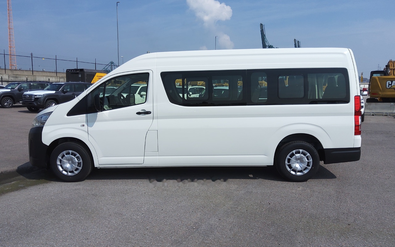 Toyota Hiace HIGH ROOF / TOIT HAUT 2.8L Diesel Manual base - Minibuss, Persontransport: bilde 4 Toyota Hiace HIGH ROOF / TOIT HAUT 2.8L Diesel Manual base - Minibuss, Persontransport: bilde 4