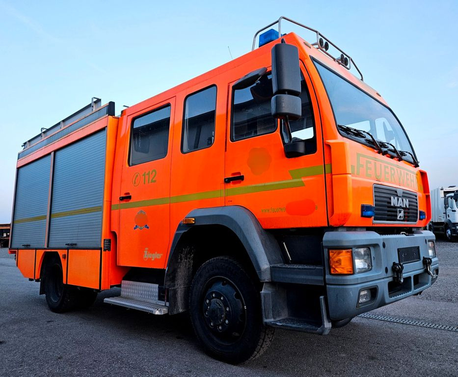 MAN 14.224 L80 4x4 Feuerwehr LF16 Ziegler  - Brannbil: bilde 4 MAN 14.224 L80 4x4 Feuerwehr LF16 Ziegler  - Brannbil: bilde 4