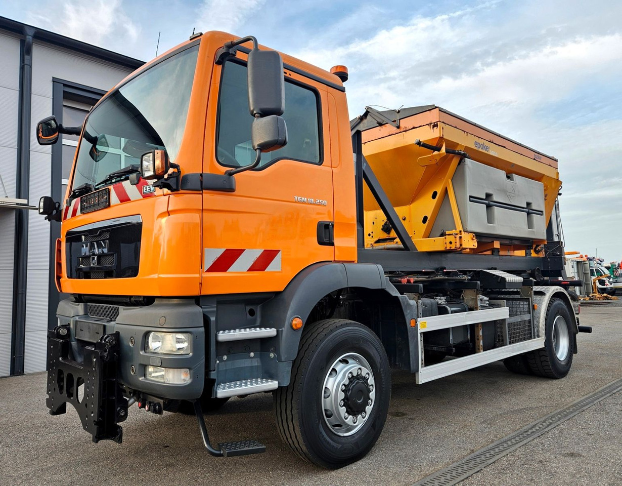 MAN TGM 18.250 4x4 BB EEV Winterdienst - Krokbil, Kranbil: bilde 1 MAN TGM 18.250 4x4 BB EEV Winterdienst - Krokbil, Kranbil: bilde 1