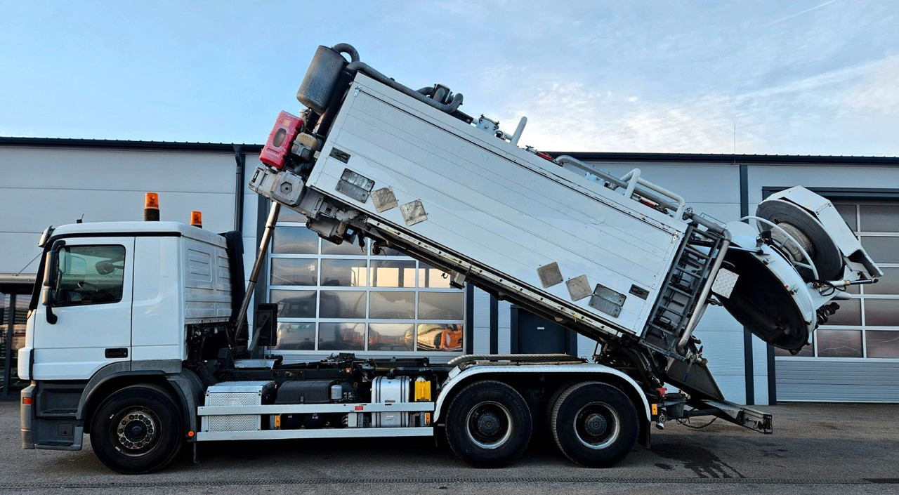 Mercedes-Benz ACTROS 2641 HOLZMANN Tankreiniger Saug-Druck ADR - Vakuum lastebil: bilde 2 Mercedes-Benz ACTROS 2641 HOLZMANN Tankreiniger Saug-Druck ADR - Vakuum lastebil: bilde 2