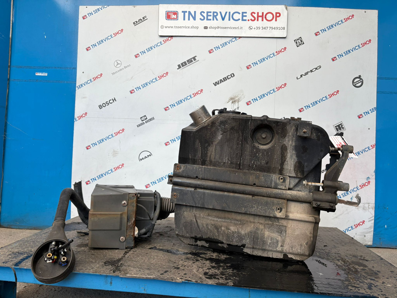 Serbatoio Adblue Iveco - AdBlue tank for Varebil: bilde 1 Serbatoio Adblue Iveco - AdBlue tank for Varebil: bilde 1