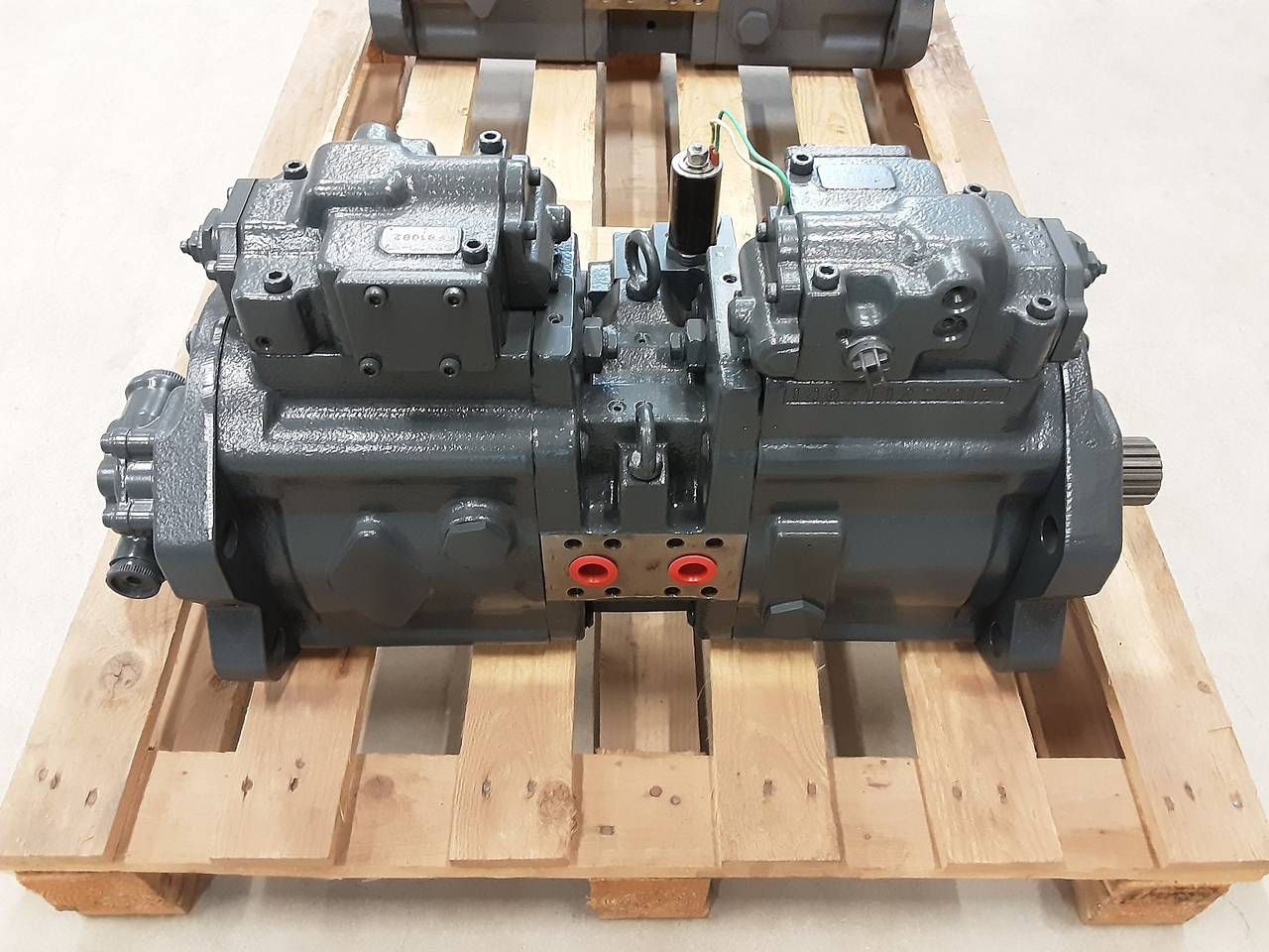 Kawasaki K5V140DT-151R-9N29-HV - Hydraulisk pumpe for Beltegraver: bilde 3 Kawasaki K5V140DT-151R-9N29-HV - Hydraulisk pumpe for Beltegraver: bilde 3