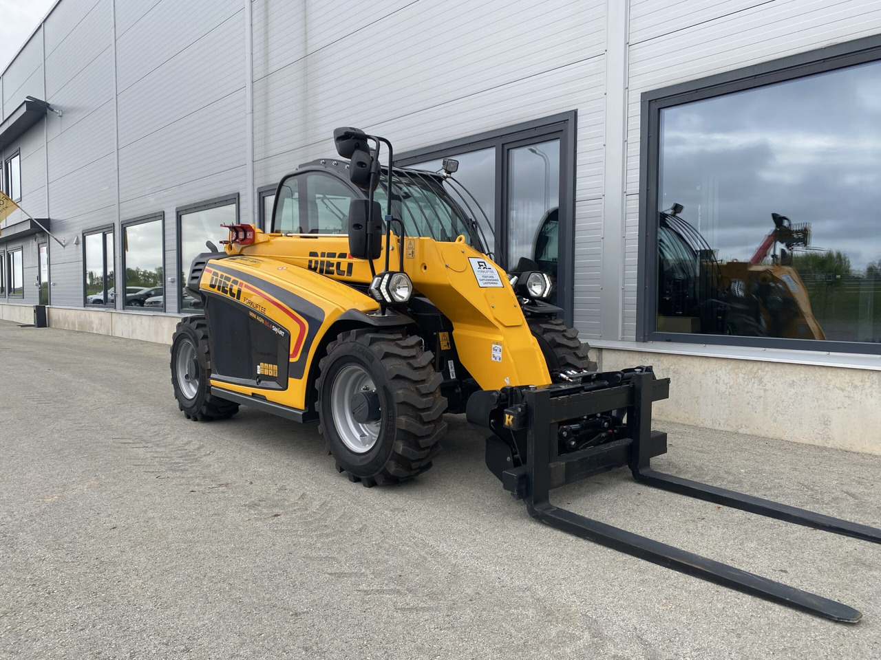 Dieci Mini Agri 20.4 SMART 37 kW - Teleskoplastere: bilde 3 Dieci Mini Agri 20.4 SMART 37 kW - Teleskoplastere: bilde 3