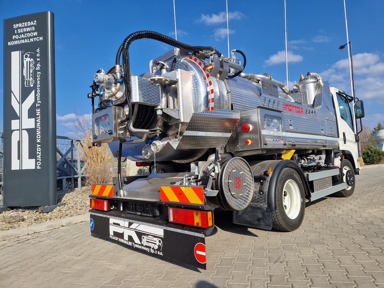 ISUZU - Vakuum lastebil: bilde 2 ISUZU - Vakuum lastebil: bilde 2