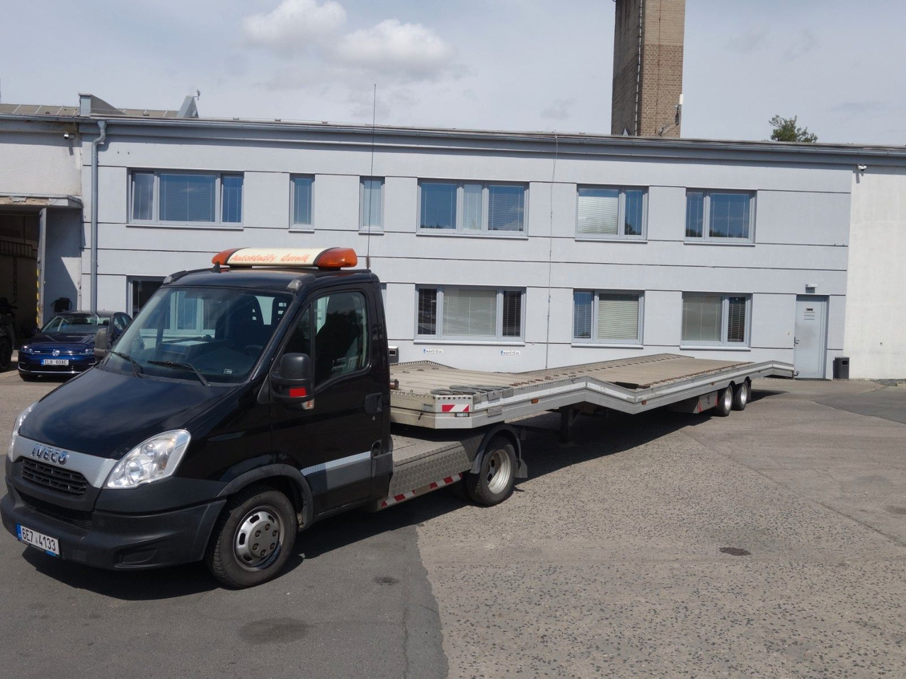 Iveco Daily 35 S 17 mit Anhänger für 3 PKW - Transporter lastebil: bilde 1 Iveco Daily 35 S 17 mit Anhänger für 3 PKW - Transporter lastebil: bilde 1