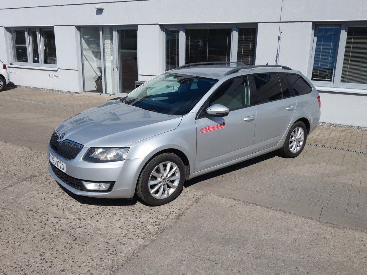 Škoda Octavia Combi Ambition 1,6 TDI, DSG, Navi, Clima - Stasjonsvogn: bilde 2 Škoda Octavia Combi Ambition 1,6 TDI, DSG, Navi, Clima - Stasjonsvogn: bilde 2