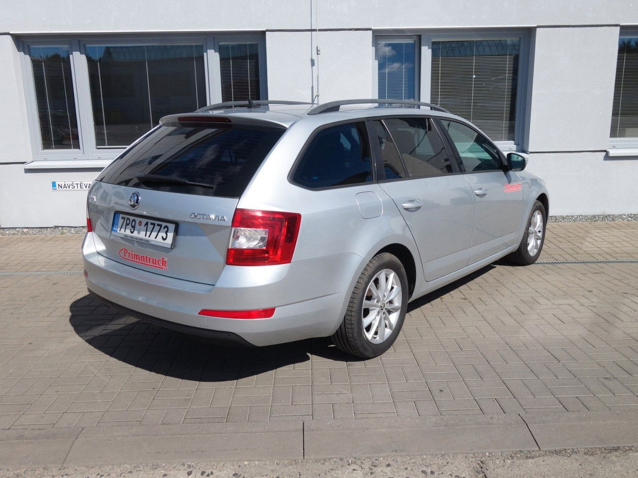 Škoda Octavia Combi Ambition 1,6 TDI, DSG, Navi, Clima - Stasjonsvogn: bilde 5 Škoda Octavia Combi Ambition 1,6 TDI, DSG, Navi, Clima - Stasjonsvogn: bilde 5