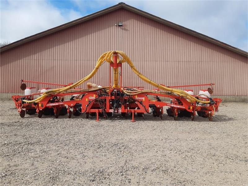 Maschio Gaspardo Manta XL 12 rk med PA1 fronttank - Såmaskin: bilde 3 Maschio Gaspardo Manta XL 12 rk med PA1 fronttank - Såmaskin: bilde 3