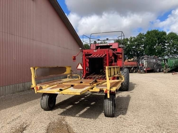 Massey Ferguson LB190 Fieldstar *** m. parkland ballevogn *** - Firkantpresse: bilde 4 Massey Ferguson LB190 Fieldstar *** m. parkland ballevogn *** - Firkantpresse: bilde 4
