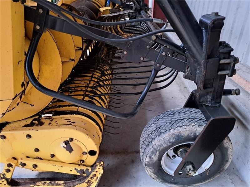 New Holland 355 W Græspick-up - Grasutstyr: bilde 3 New Holland 355 W Græspick-up - Grasutstyr: bilde 3