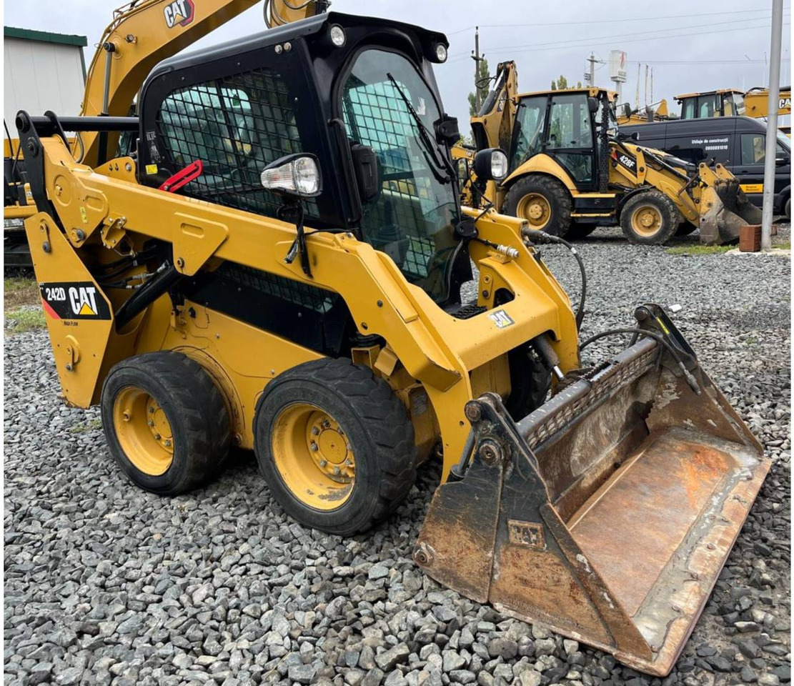 CAT 242D - Kompaktlaster: bilde 2 CAT 242D - Kompaktlaster: bilde 2