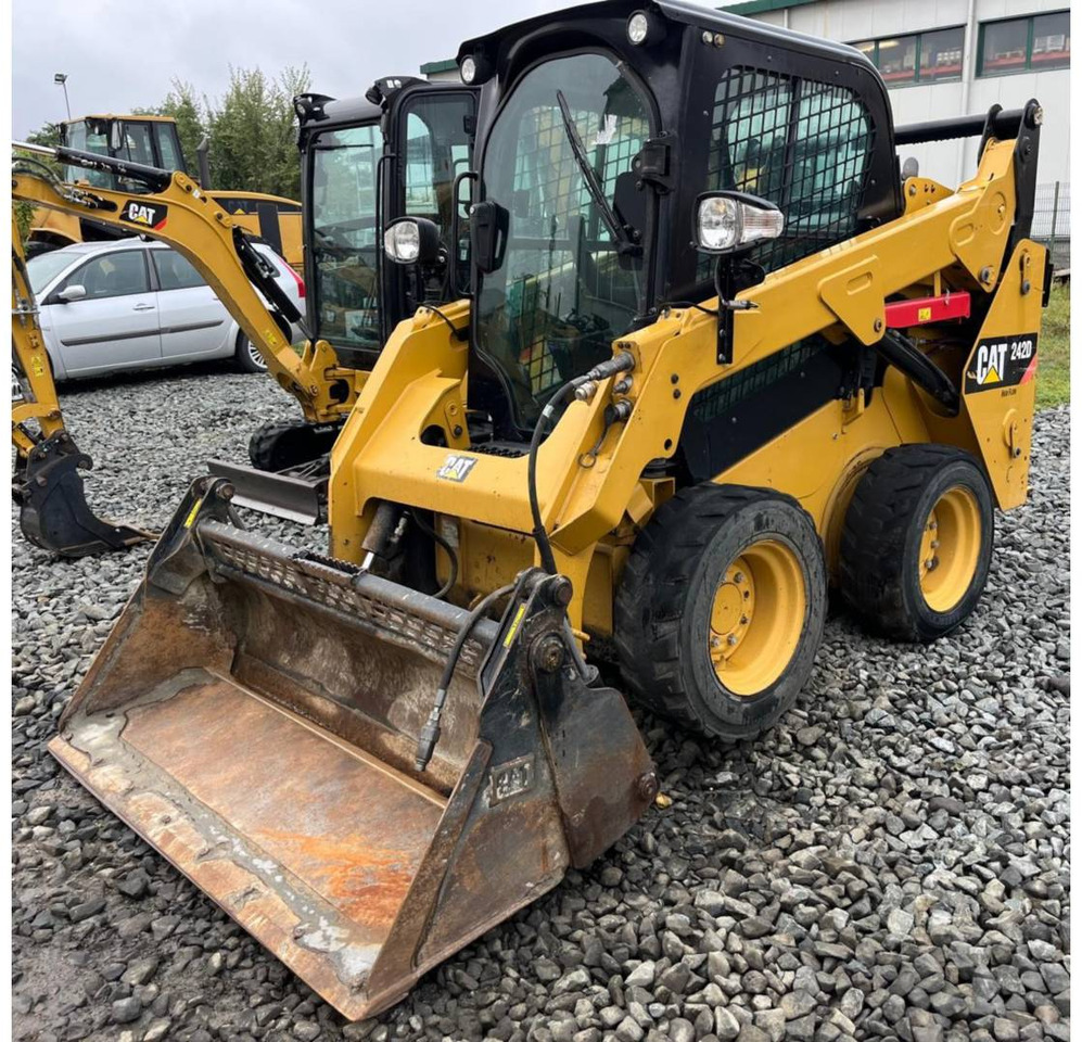 CAT 242D - Kompaktlaster: bilde 1 CAT 242D - Kompaktlaster: bilde 1