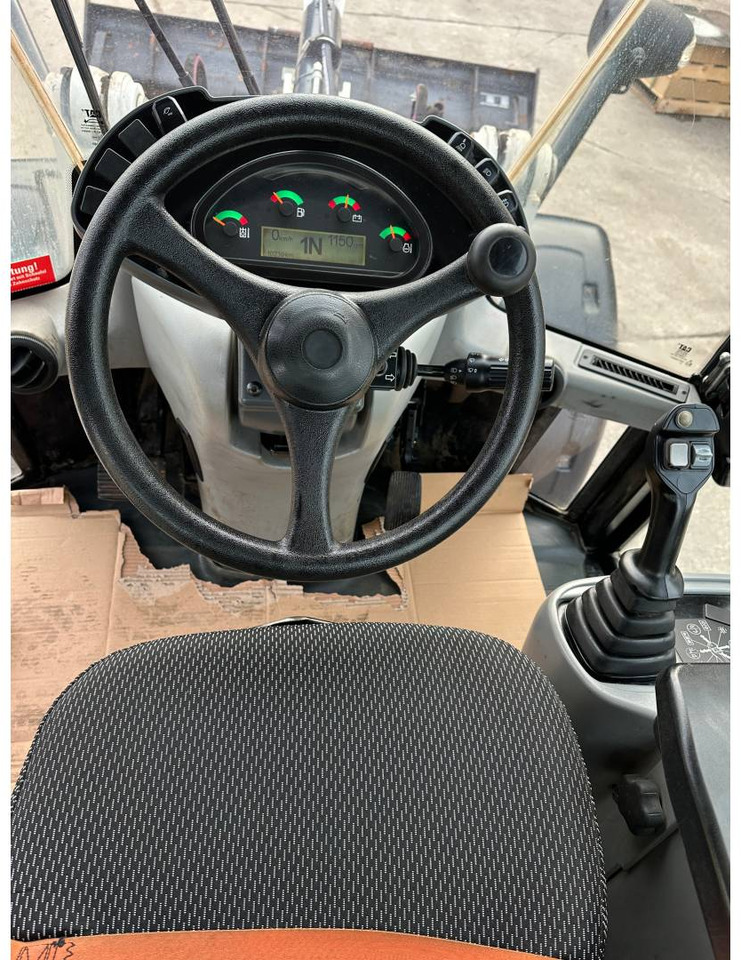 Hjullaster CAT 908M: bilde 15