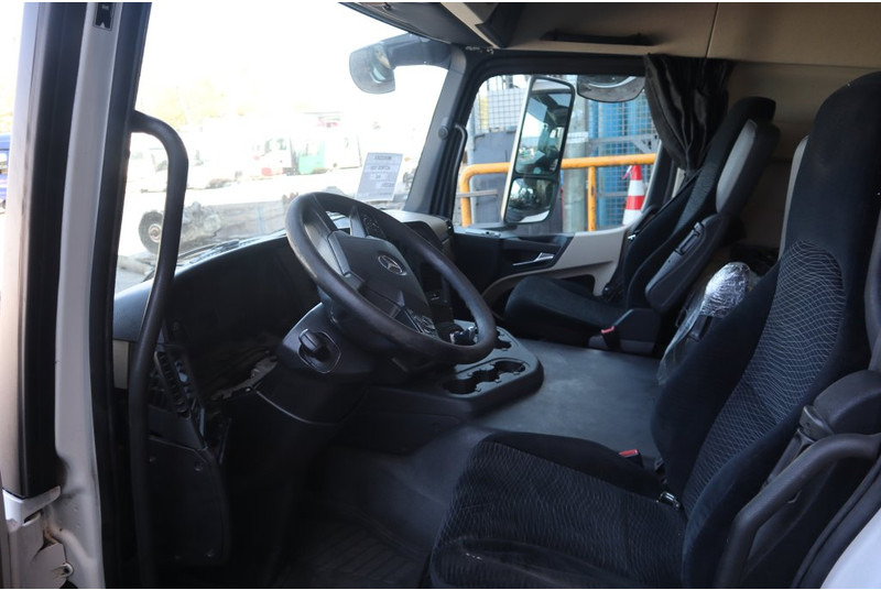 Mercedes-Benz AROCS L-CAB STREAMSPACE 2.3 96082015921314 - Førerhus og interiør for Lastebil: bilde 5 Mercedes-Benz AROCS L-CAB STREAMSPACE 2.3 96082015921314 - Førerhus og interiør for Lastebil: bilde 5