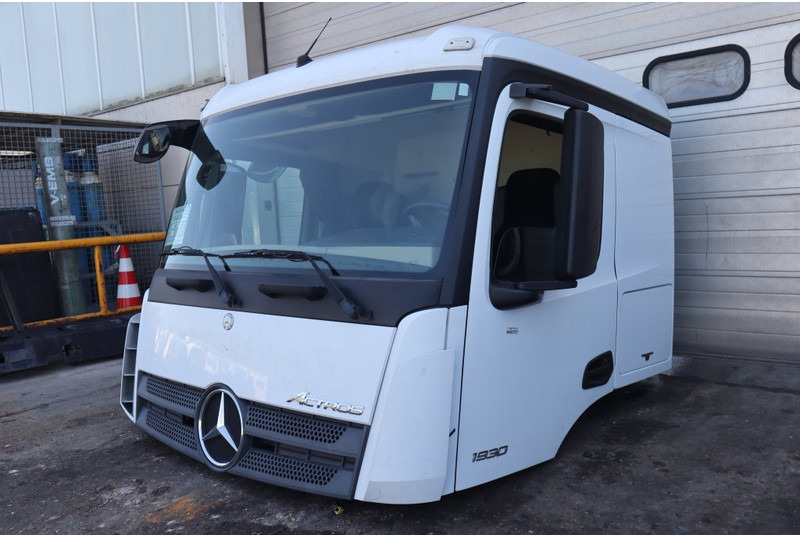 Mercedes-Benz AROCS L-CAB STREAMSPACE 2.3 96082015921314 - Førerhus og interiør for Lastebil: bilde 2 Mercedes-Benz AROCS L-CAB STREAMSPACE 2.3 96082015921314 - Førerhus og interiør for Lastebil: bilde 2