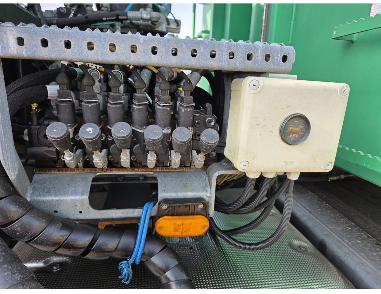 Tippbil, Kranbil IVECO STRALIS 420 6X2 TIPPER CRANE KESLA 17 TON 2 EXT STEERING REAR AXLE: bilde 12 Tippbil, Kranbil IVECO STRALIS 420 6X2 TIPPER CRANE KESLA 17 TON 2 EXT STEERING REAR AXLE: bilde 12