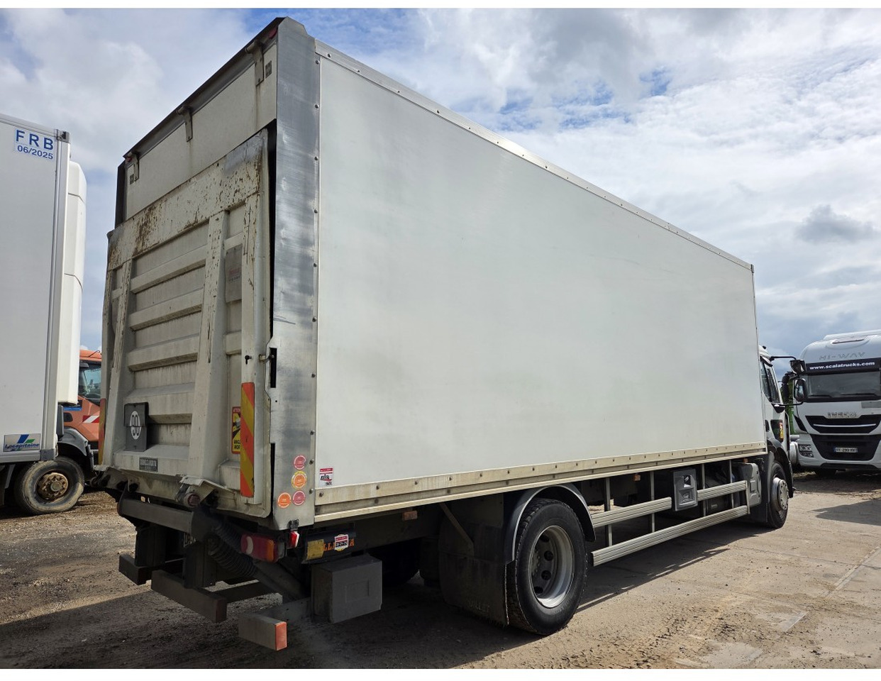 Renault D 280 4X2 Box truck Spring Air suspension Loading Lift Dhollandia - Skapbil: bilde 2 Renault D 280 4X2 Box truck Spring Air suspension Loading Lift Dhollandia - Skapbil: bilde 2
