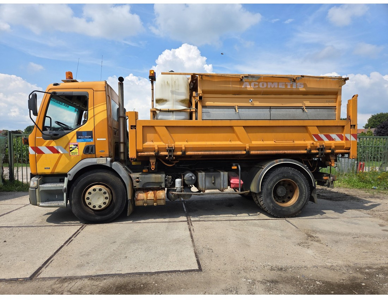 Renault Premium 300 4x2 Tipper Gritter Manual Gearbox Mechanical pump Pomp - Tippbil: bilde 3 Renault Premium 300 4x2 Tipper Gritter Manual Gearbox Mechanical pump Pomp - Tippbil: bilde 3