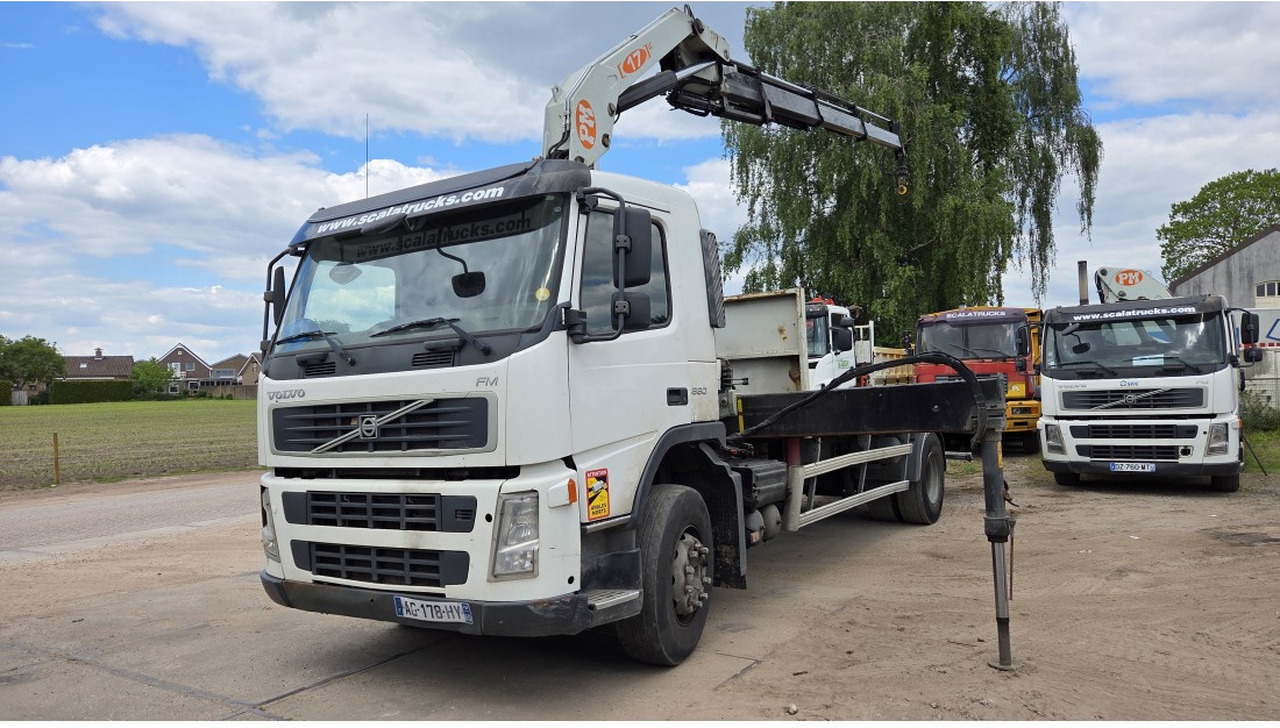 VOLVO FM 330 FLATBED 4X2 PM 17 LC 17 TON - Planbil, Kranbil: bilde 1 VOLVO FM 330 FLATBED 4X2 PM 17 LC 17 TON - Planbil, Kranbil: bilde 1