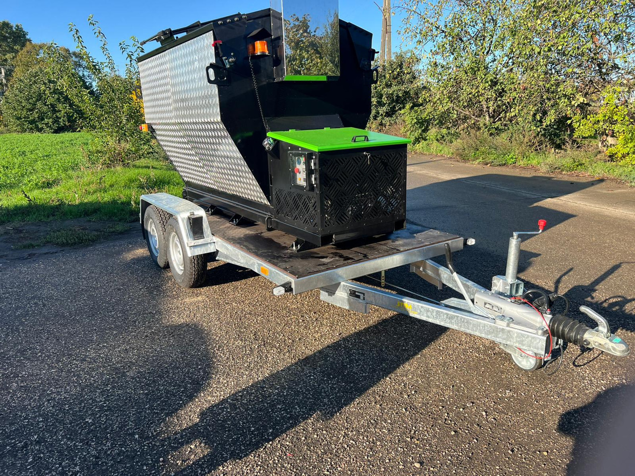 TICAB Asphalt Hot Box from the Manufacturer for 2,8 t, termiskais bunkurs asfaltam HB-2 - Asfaltteknikk: bilde 1 TICAB Asphalt Hot Box from the Manufacturer for 2,8 t, termiskais bunkurs asfaltam HB-2 - Asfaltteknikk: bilde 1