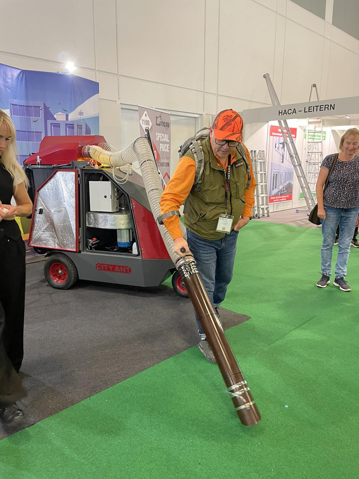 ТІСАВ Street Vacuum Cleaner, Outdoor Vacuum Sweeper, Manufacturer, City Ant - Industristøvsuger: bilde 5 ТІСАВ Street Vacuum Cleaner, Outdoor Vacuum Sweeper, Manufacturer, City Ant - Industristøvsuger: bilde 5