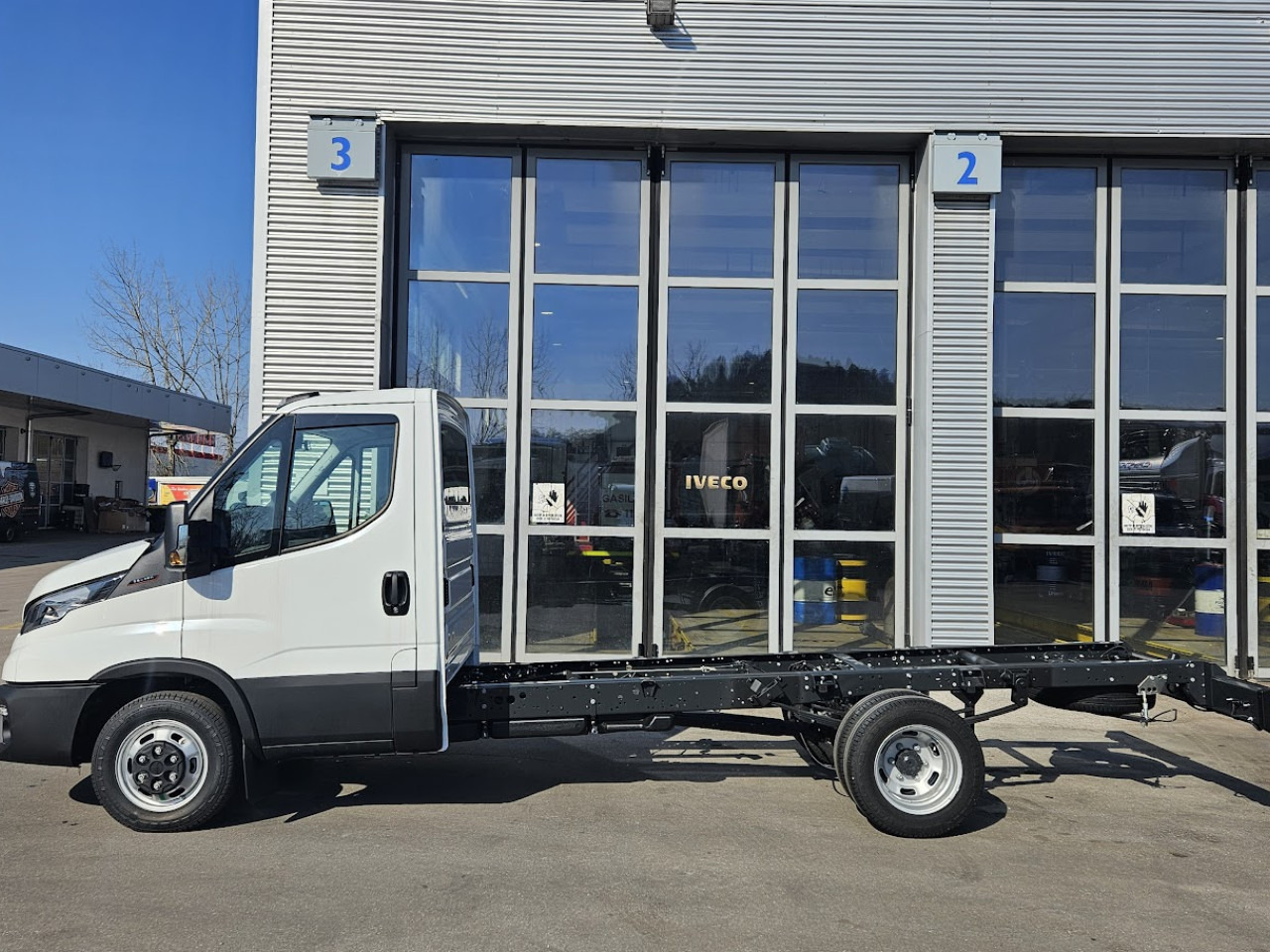 IVECO Daily 35C16H3.0 - Chassis lastebil: bilde 2 IVECO Daily 35C16H3.0 - Chassis lastebil: bilde 2