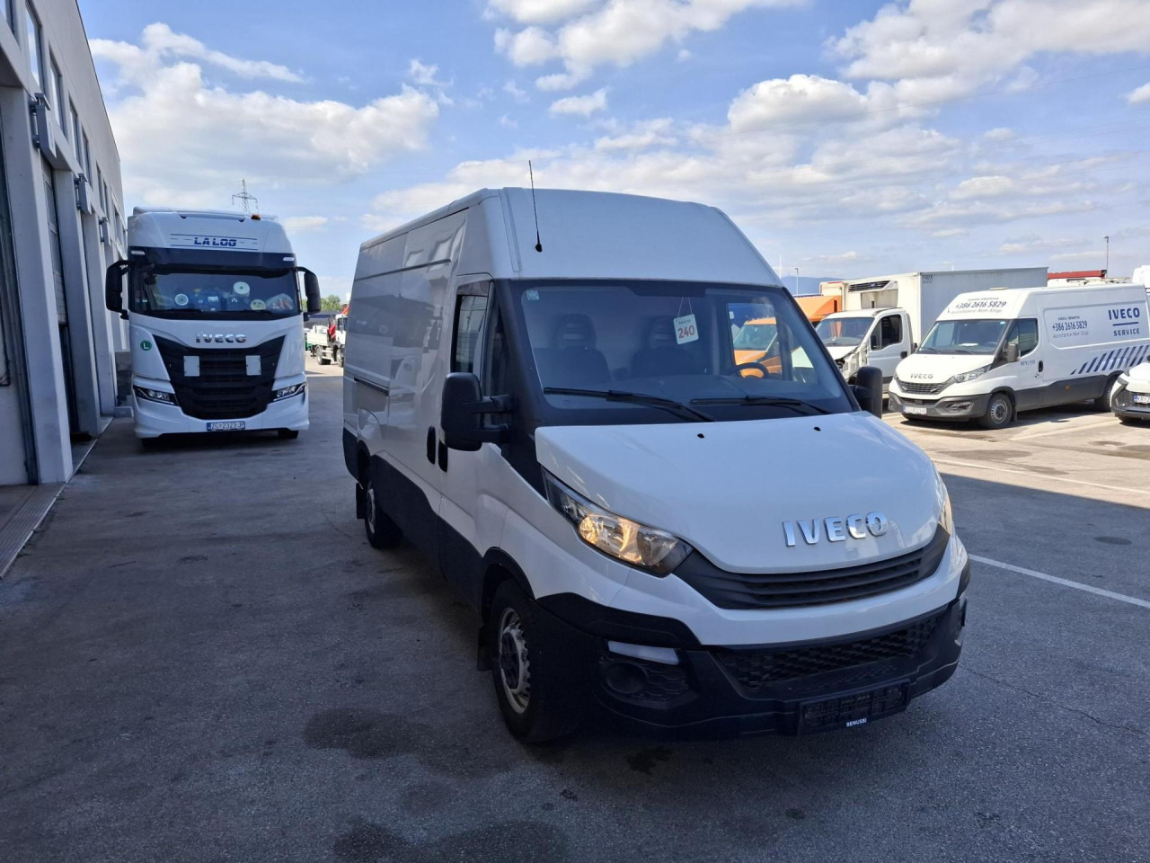 IVECO Daily 35S14V - Persontransport: bilde 2 IVECO Daily 35S14V - Persontransport: bilde 2